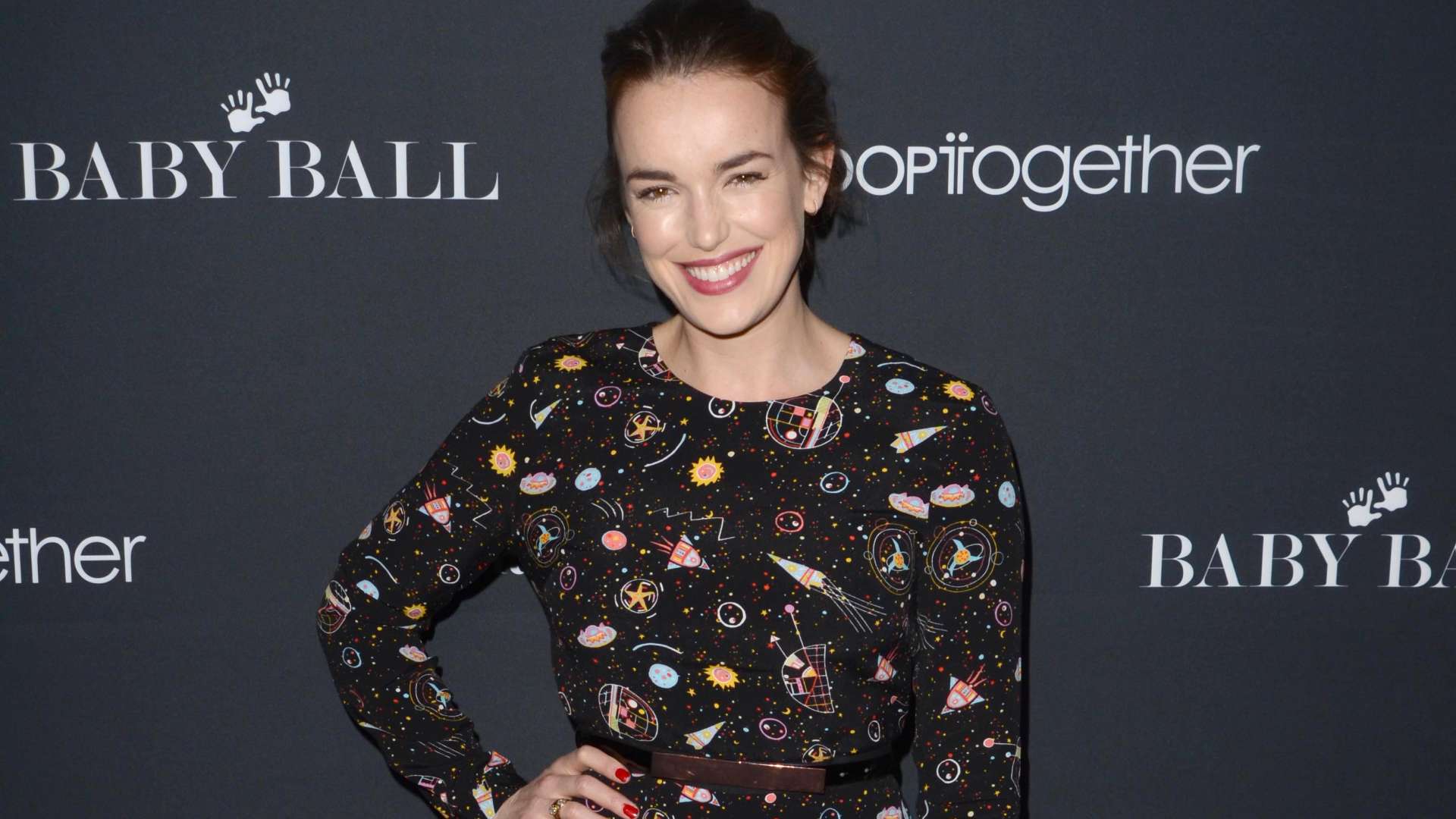 Elizabeth Henstridge Wallpapers