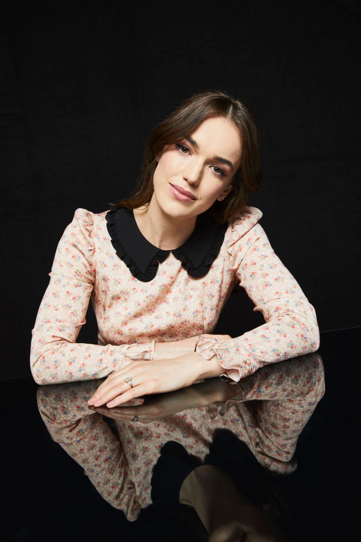 Elizabeth Henstridge Wallpapers