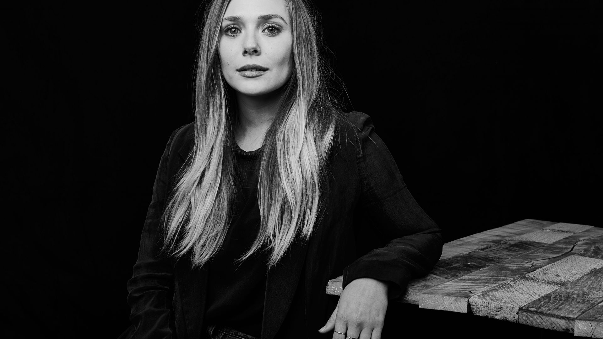 Elizabeth Olsen Beautiful Monochrome Wallpapers