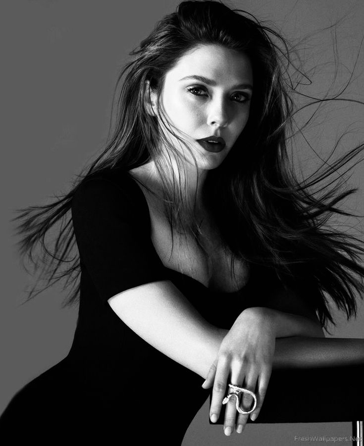 Elizabeth Olsen Beautiful Monochrome Wallpapers