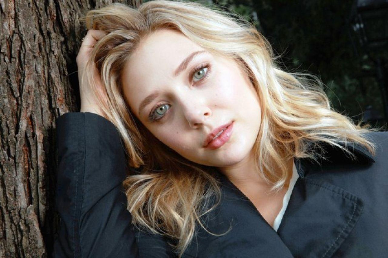 Elizabeth Olsen Glamour Magazine Photoshoot 2018 Wallpapers