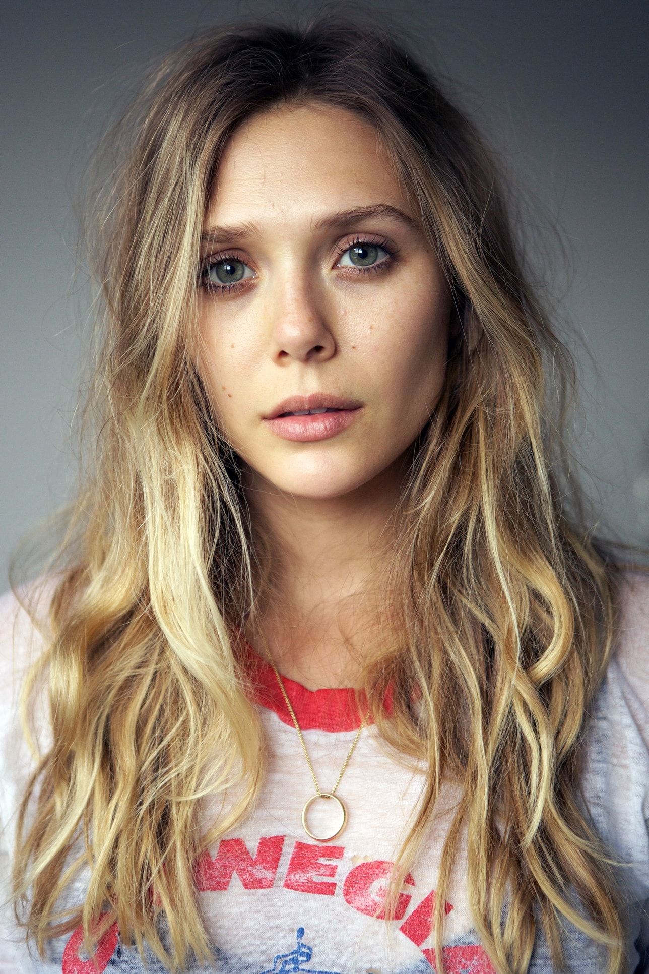 Elizabeth Olsen Portrait 2018 Wallpapers