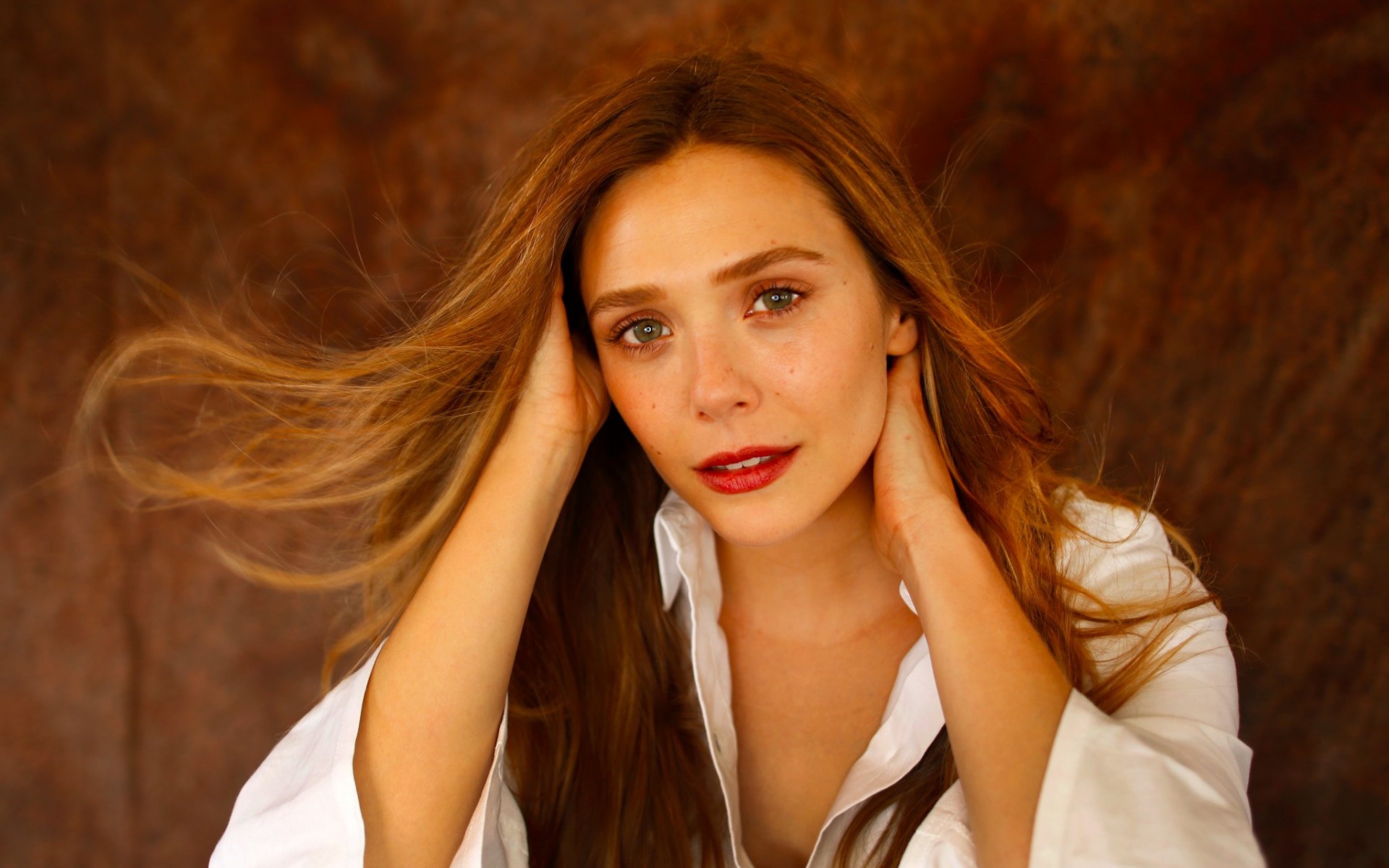 Elizabeth Olsen Portrait 2018 Wallpapers