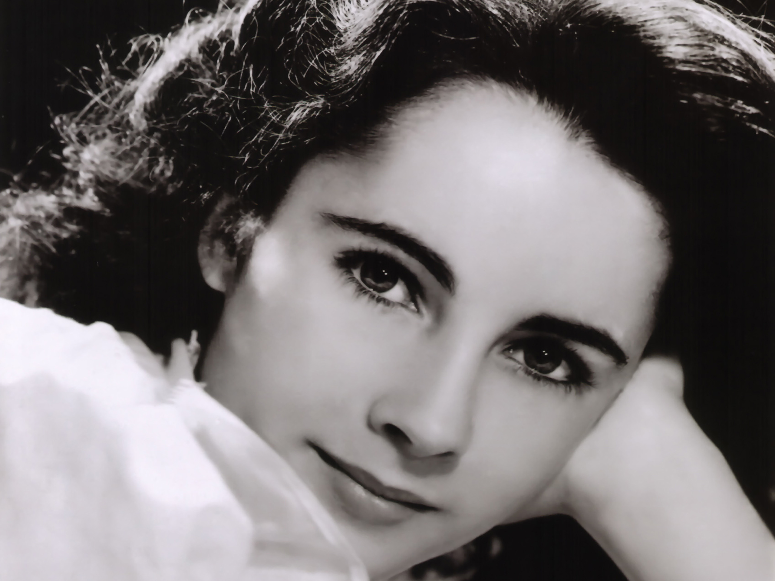 Elizabeth Taylor Wallpapers