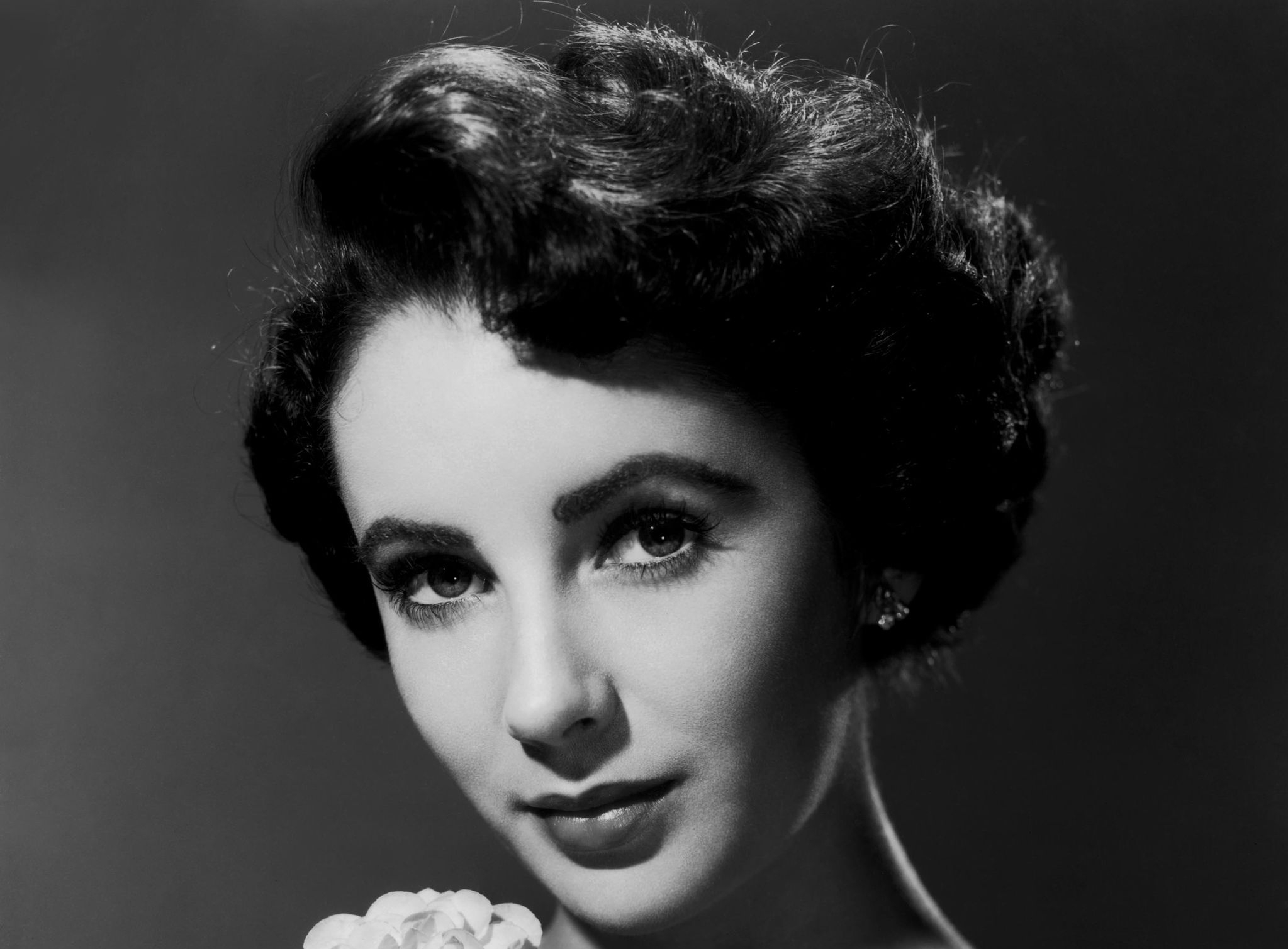 Elizabeth Taylor Wallpapers