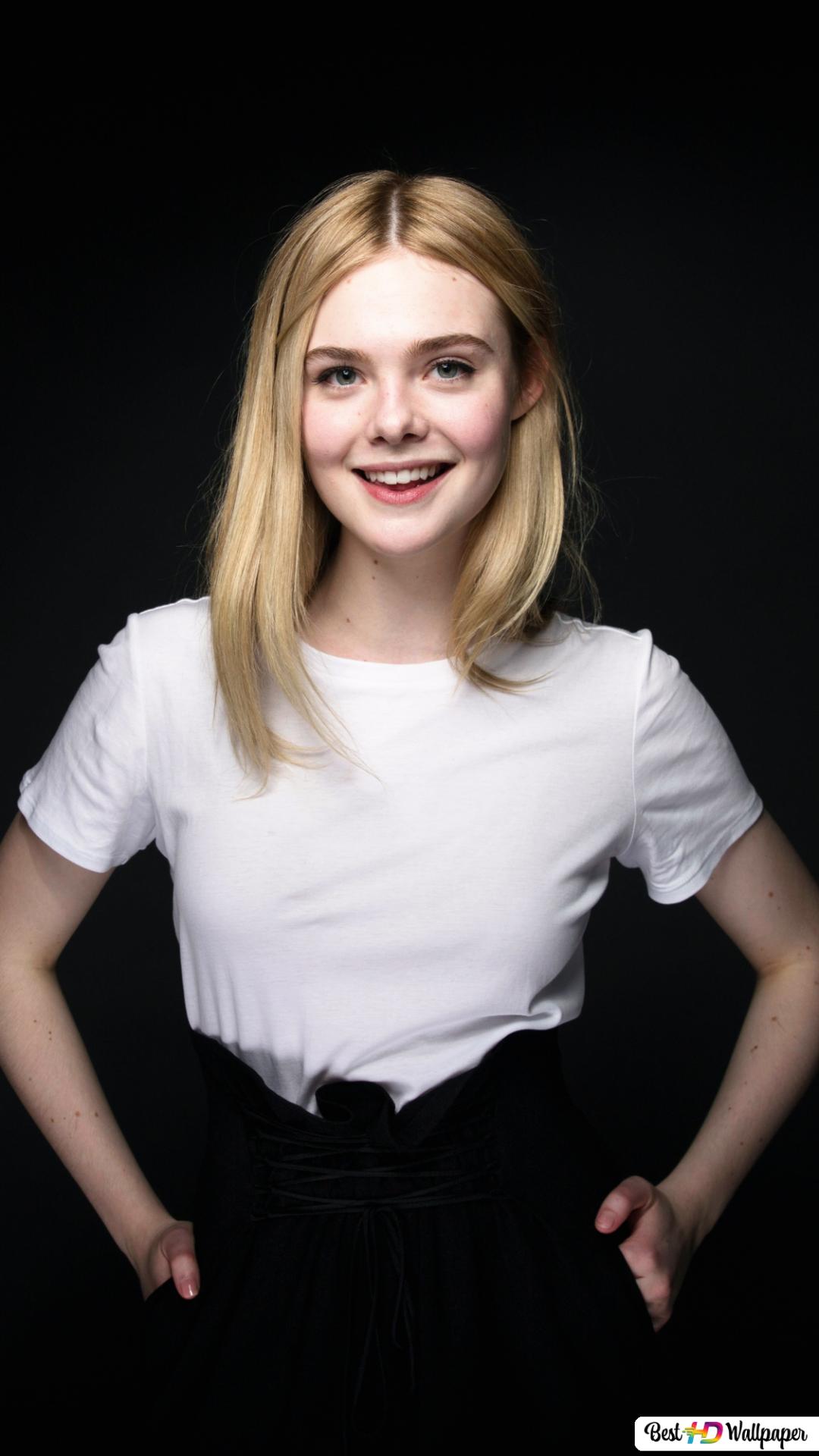 Elle Fanning Beautiful Smile Wallpapers