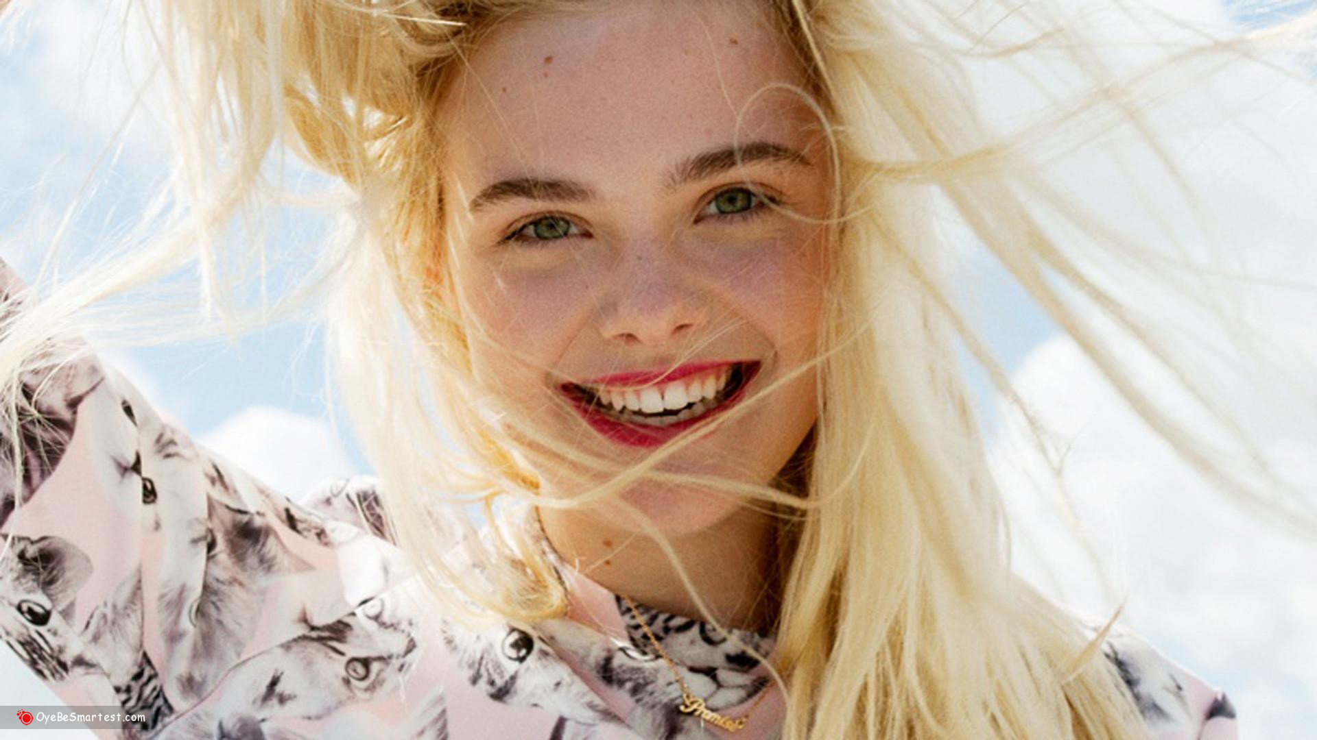 Elle Fanning Beautiful Smile Wallpapers