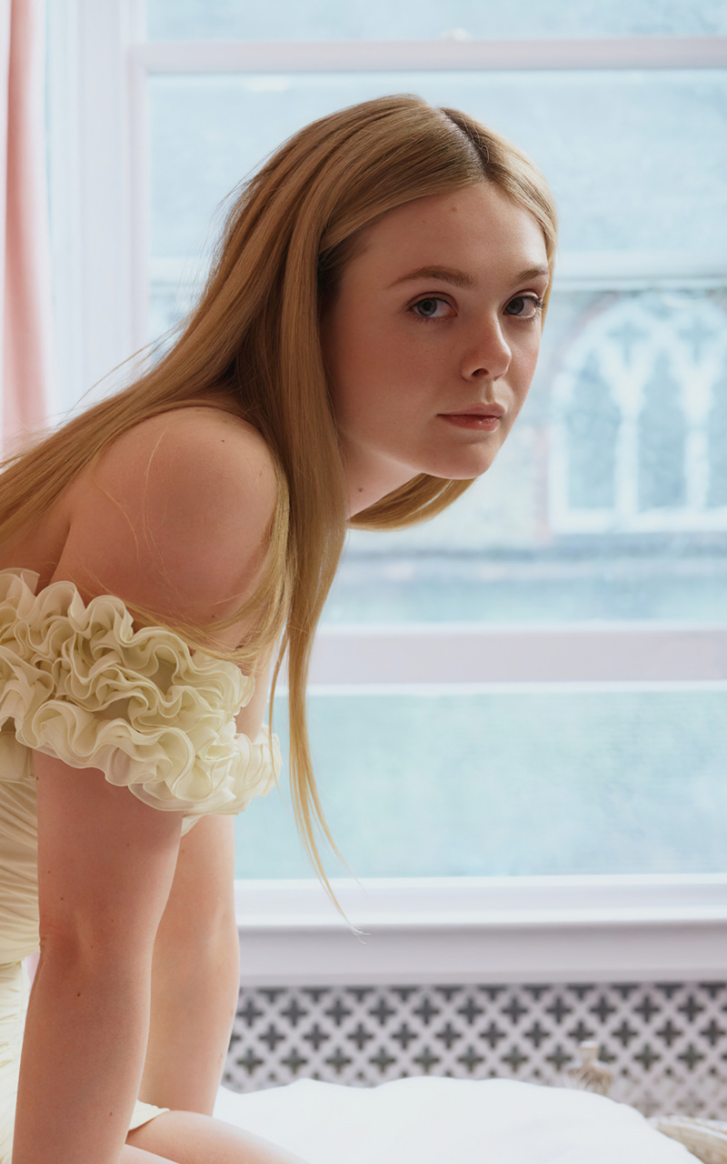 Elle Fanning Cute Photoshoot Wallpapers