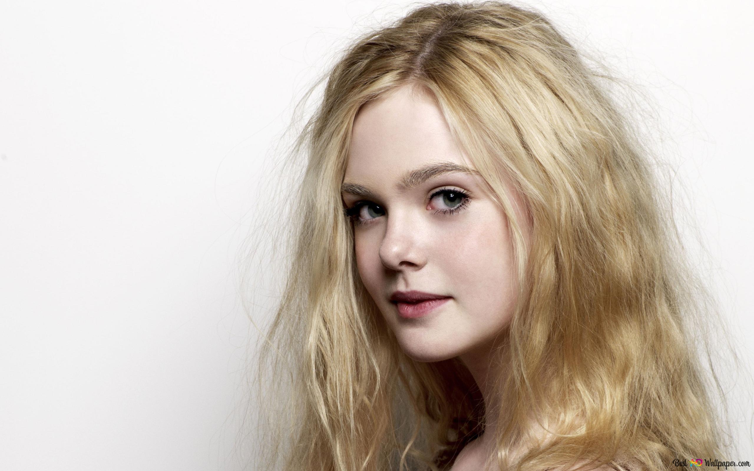 Elle Fanning Cute Wallpapers