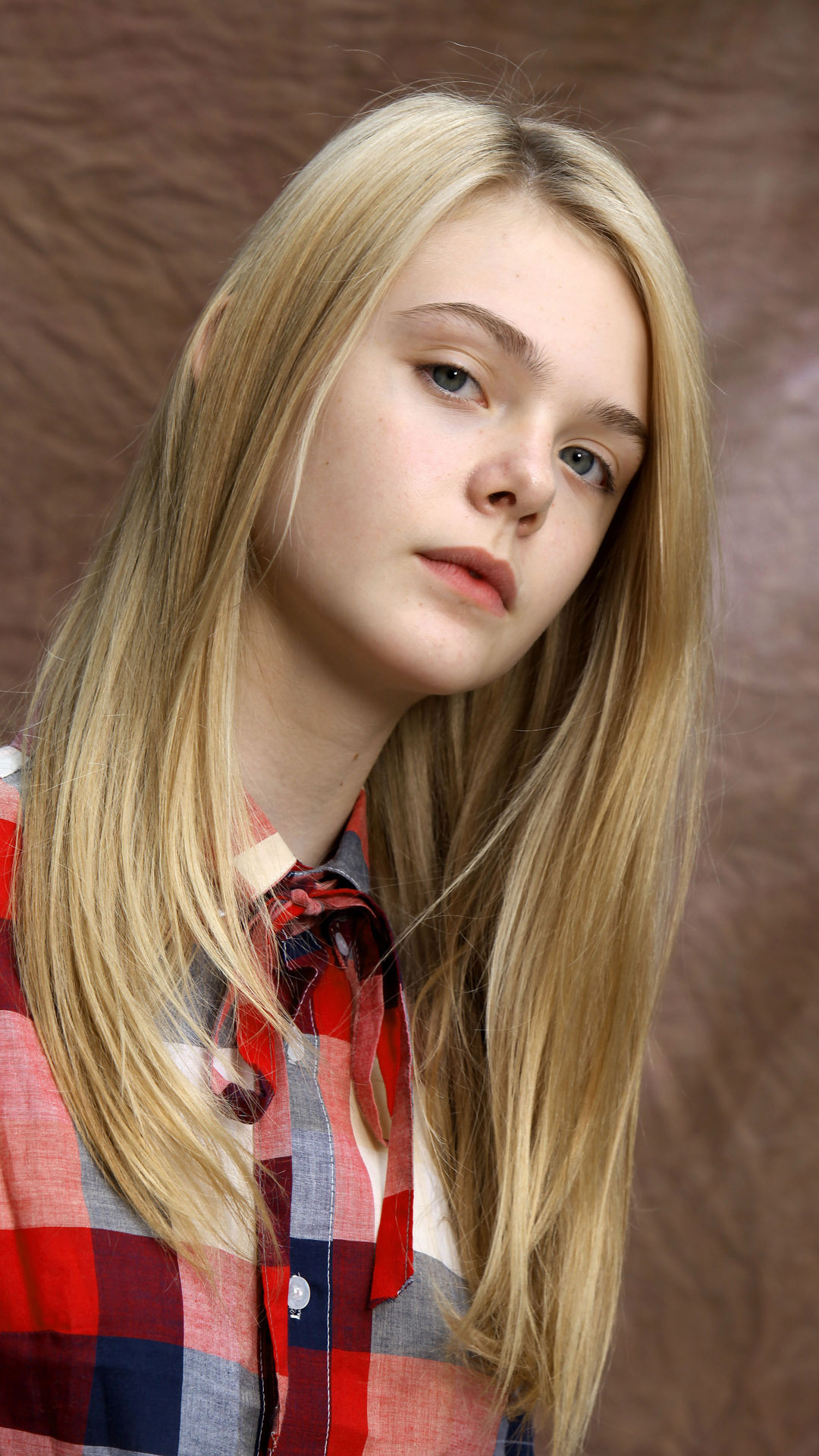 Elle Fanning Cute Wallpapers