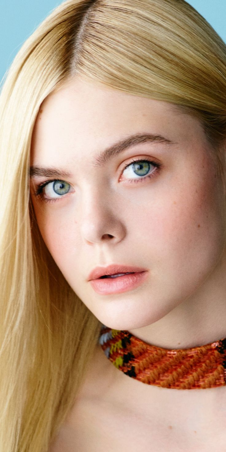 Elle Fanning Cute Wallpapers