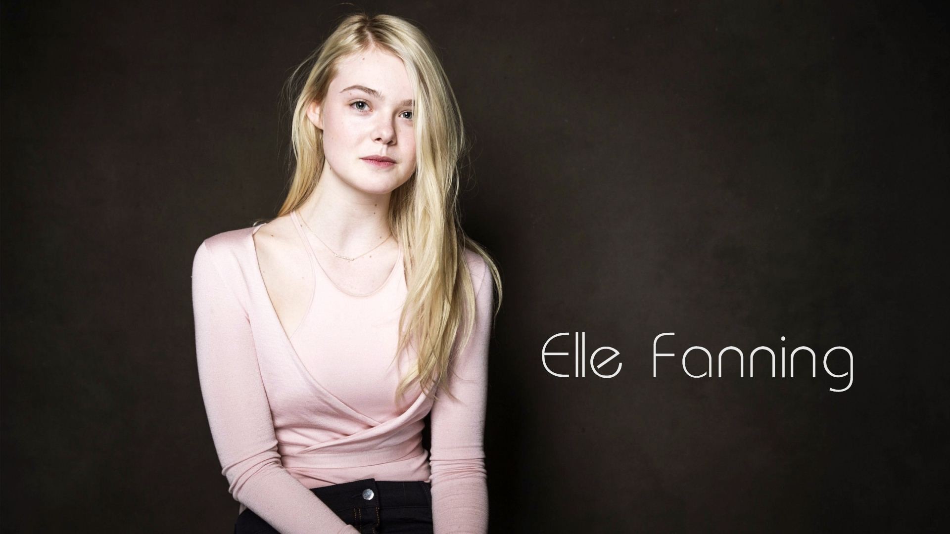 Elle Fanning Cute Wallpapers