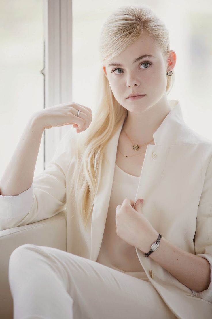 Elle Fanning Stunning Portrait Wallpapers