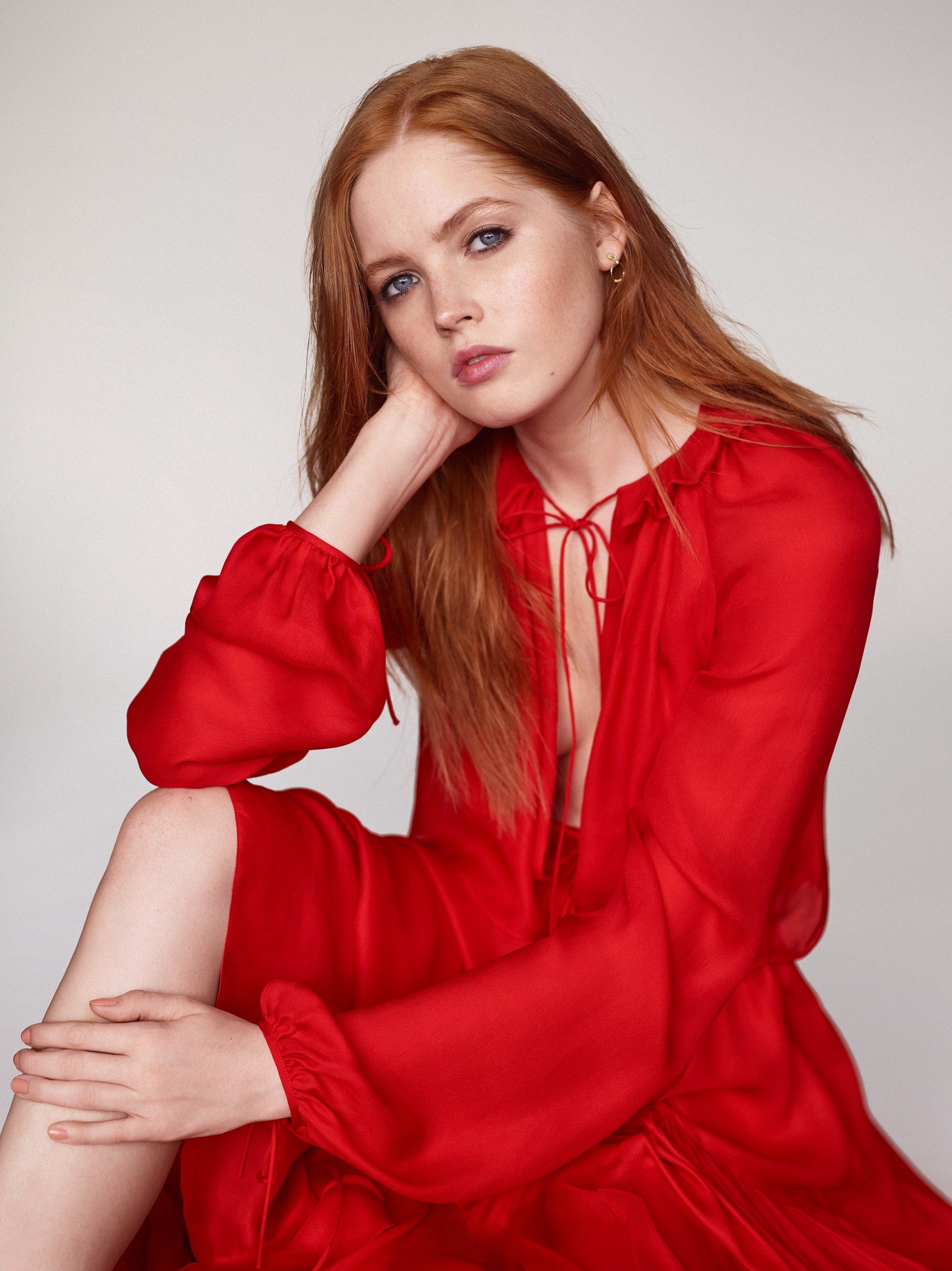 Ellie Bamber Actress 2020 Wallpapers