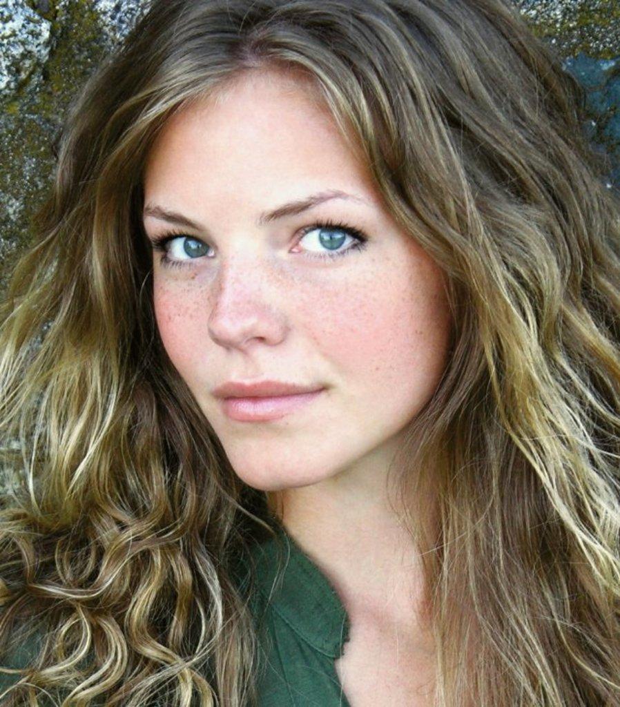 Eloise Mumford Wallpapers