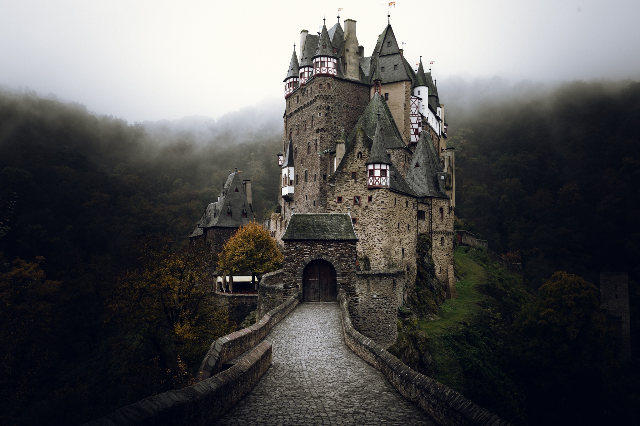 Eltz Castle Wallpapers