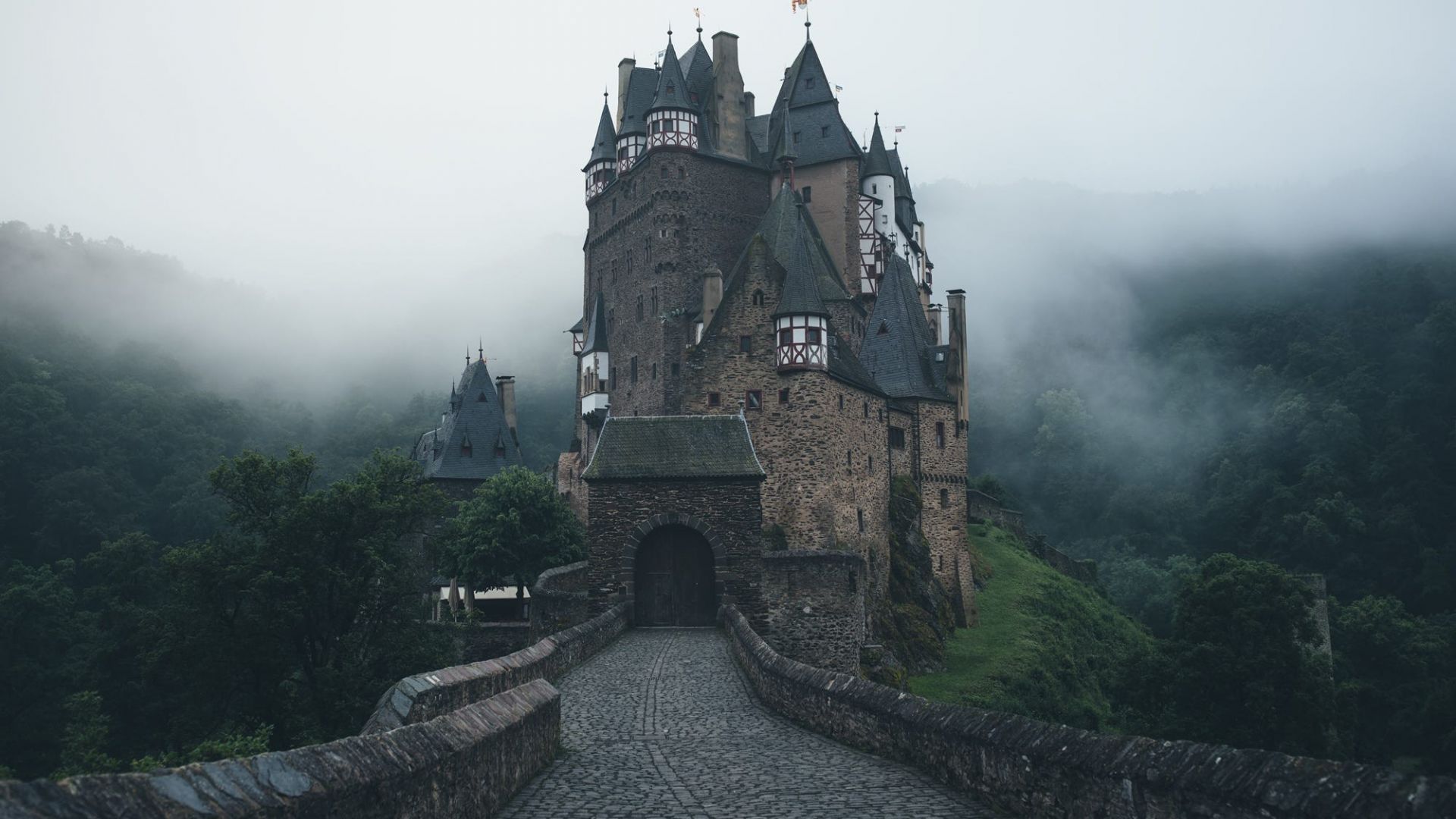 Eltz Castle Wallpapers