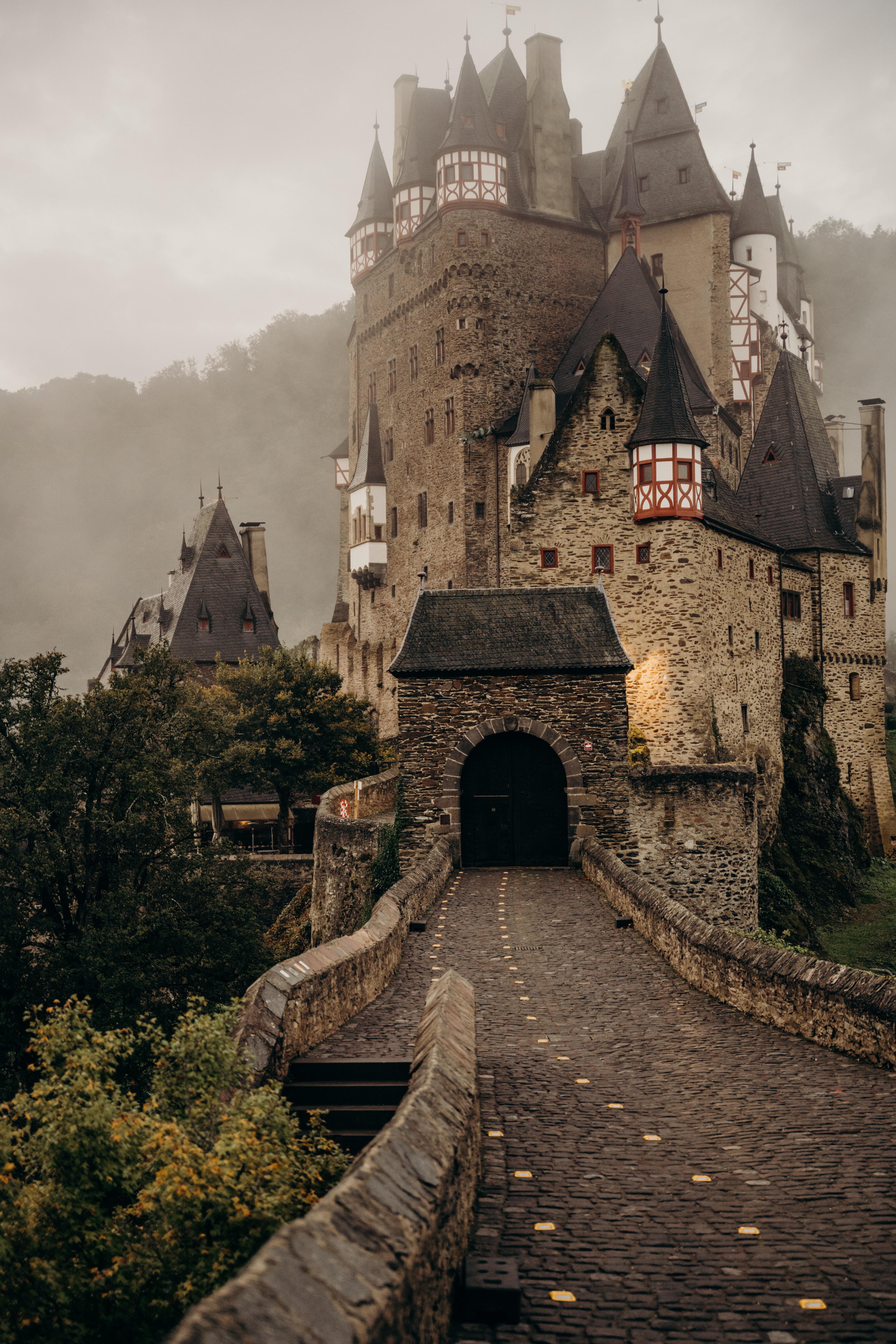 Eltz Castle Wallpapers