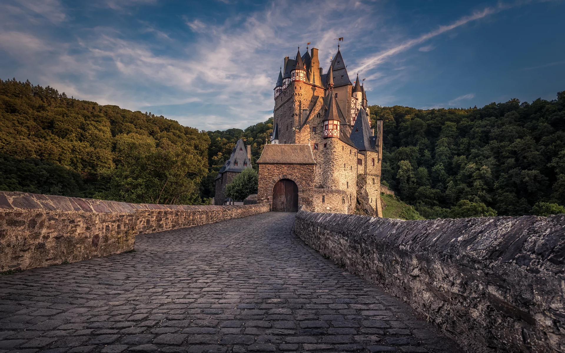 Eltz Castle Wallpapers