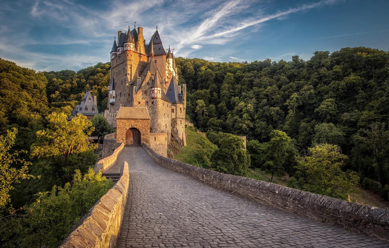 Eltz Castle Wallpapers