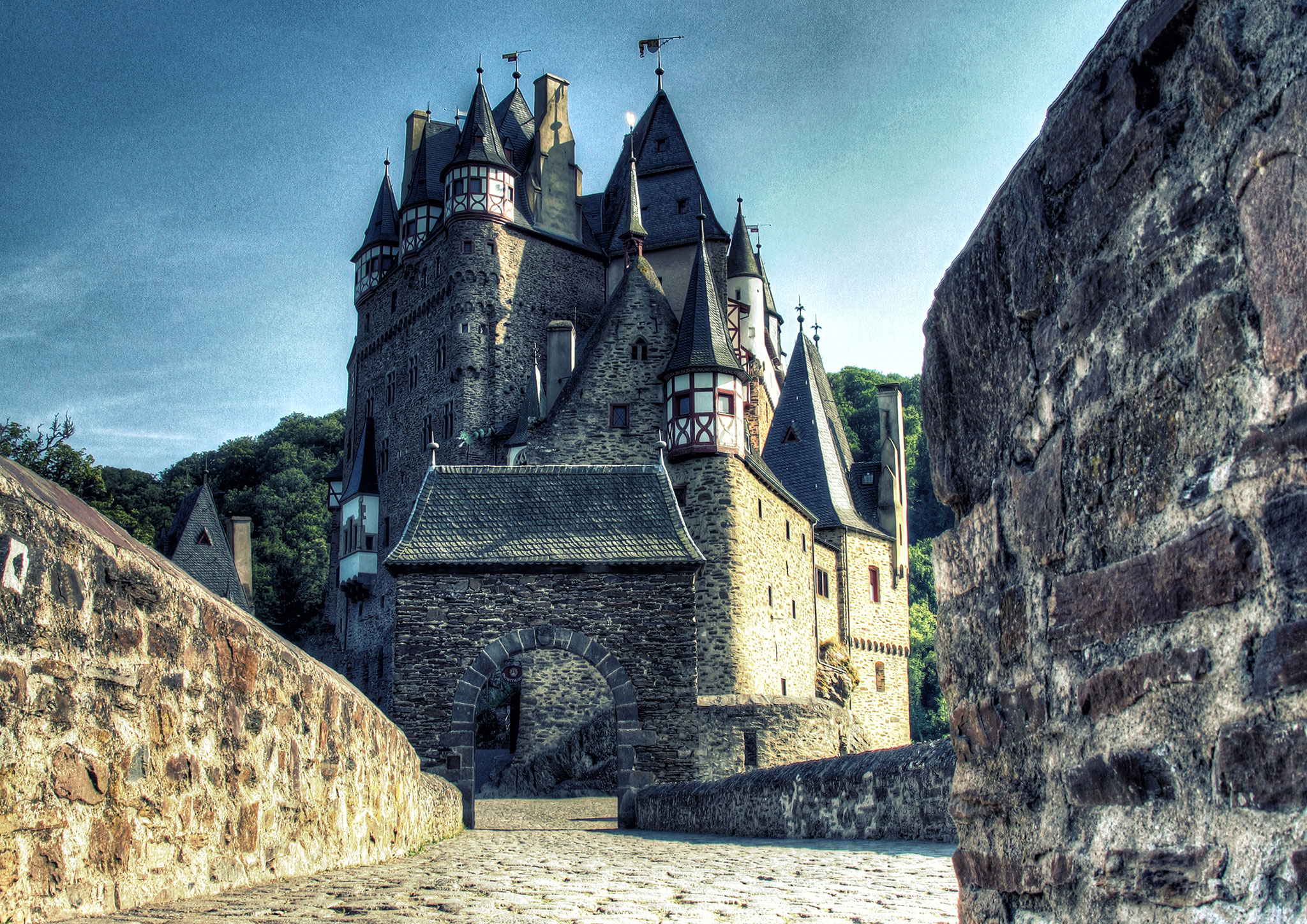 Eltz Castle Wallpapers