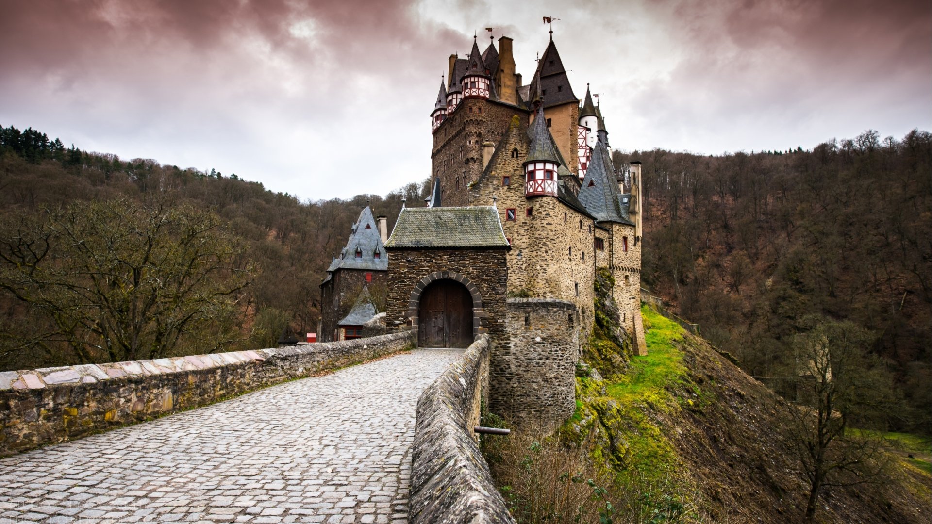 Eltz Castle Wallpapers