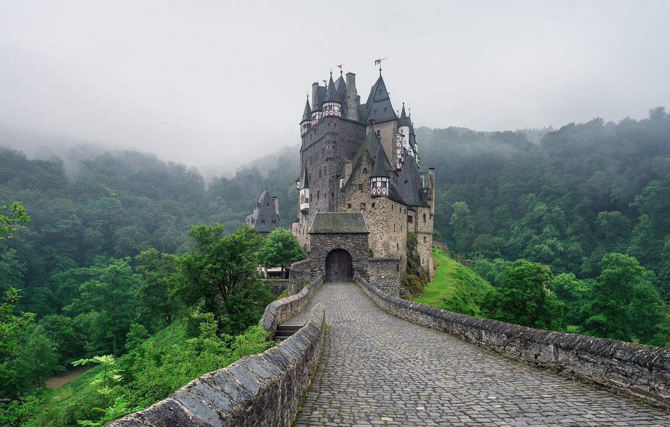 Eltz Castle Wallpapers