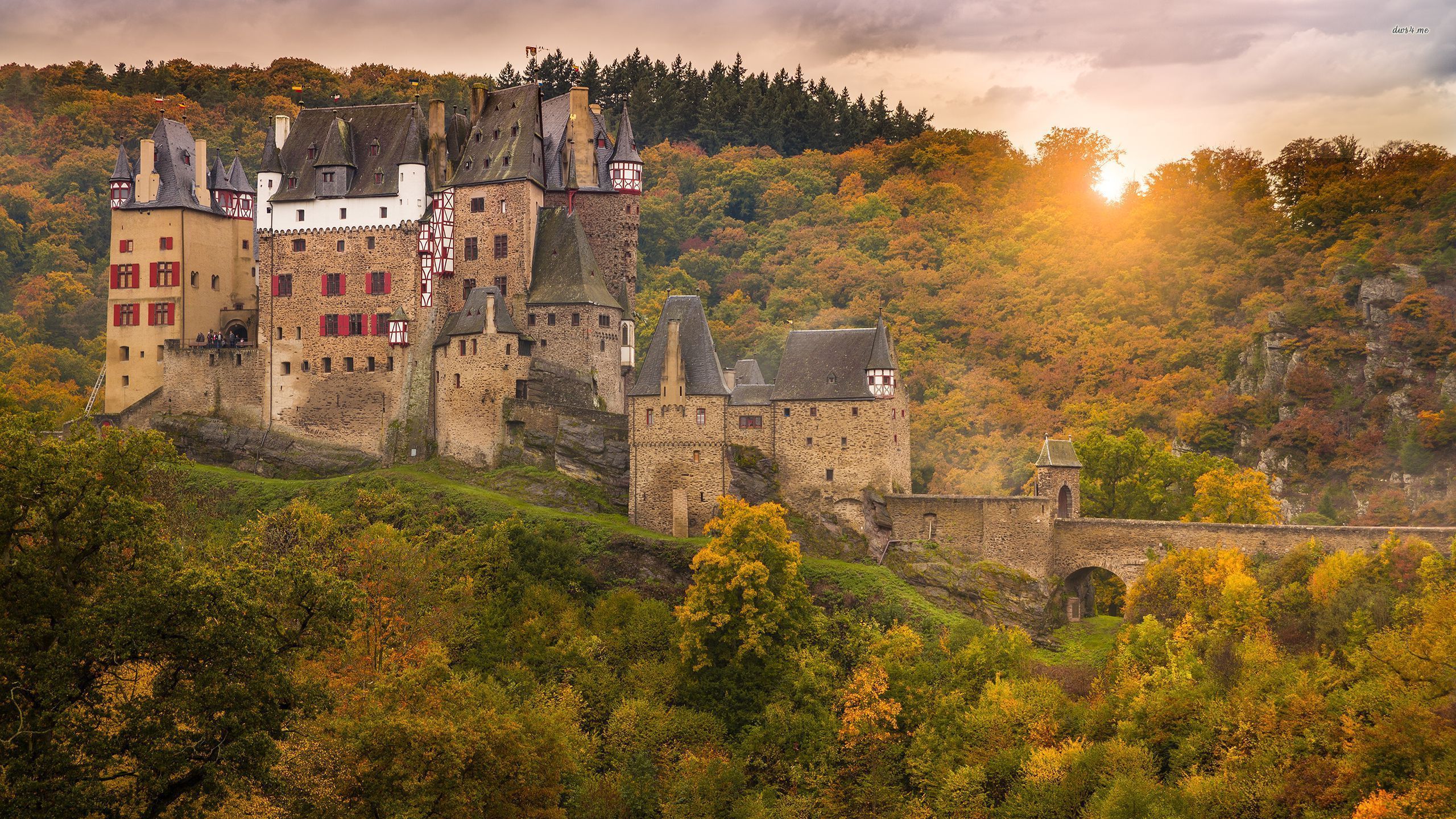 Eltz Castle Wallpapers