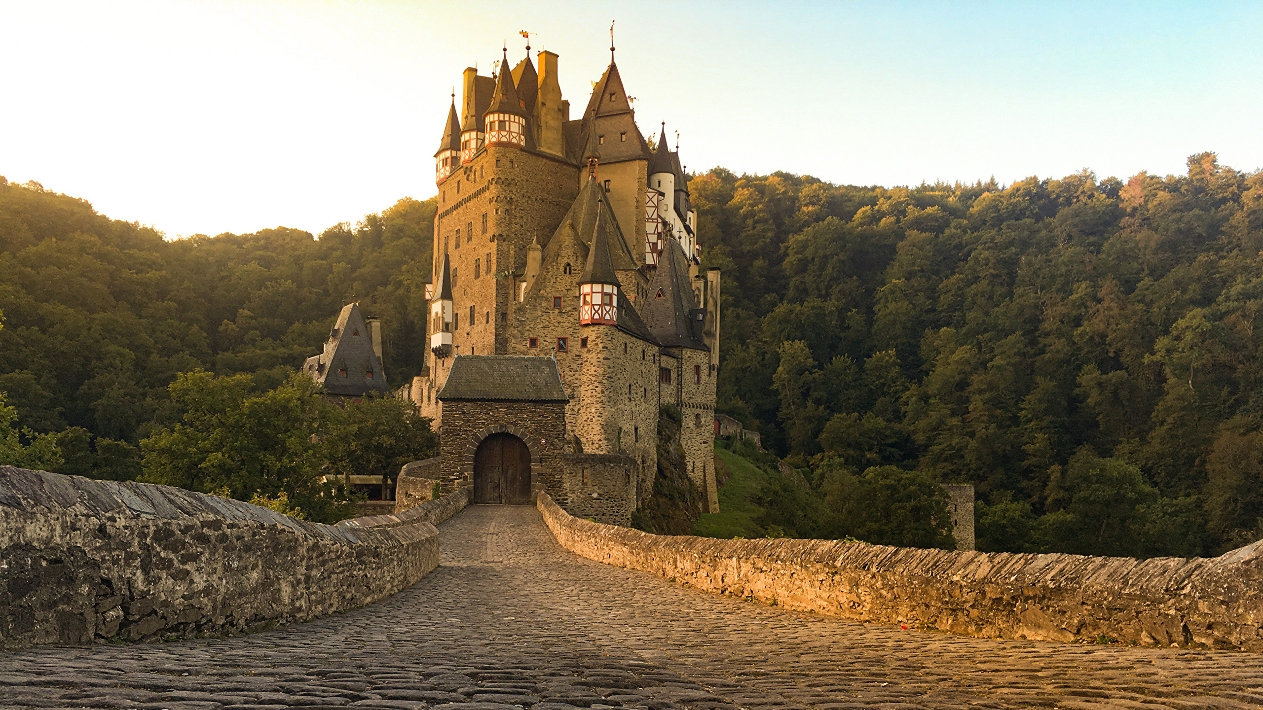 Eltz Castle Wallpapers