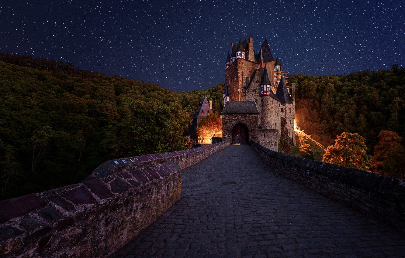 Eltz Castle Wallpapers