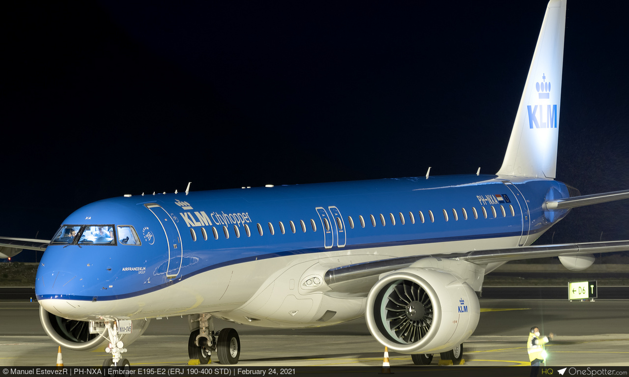 Embraer 190 Wallpapers