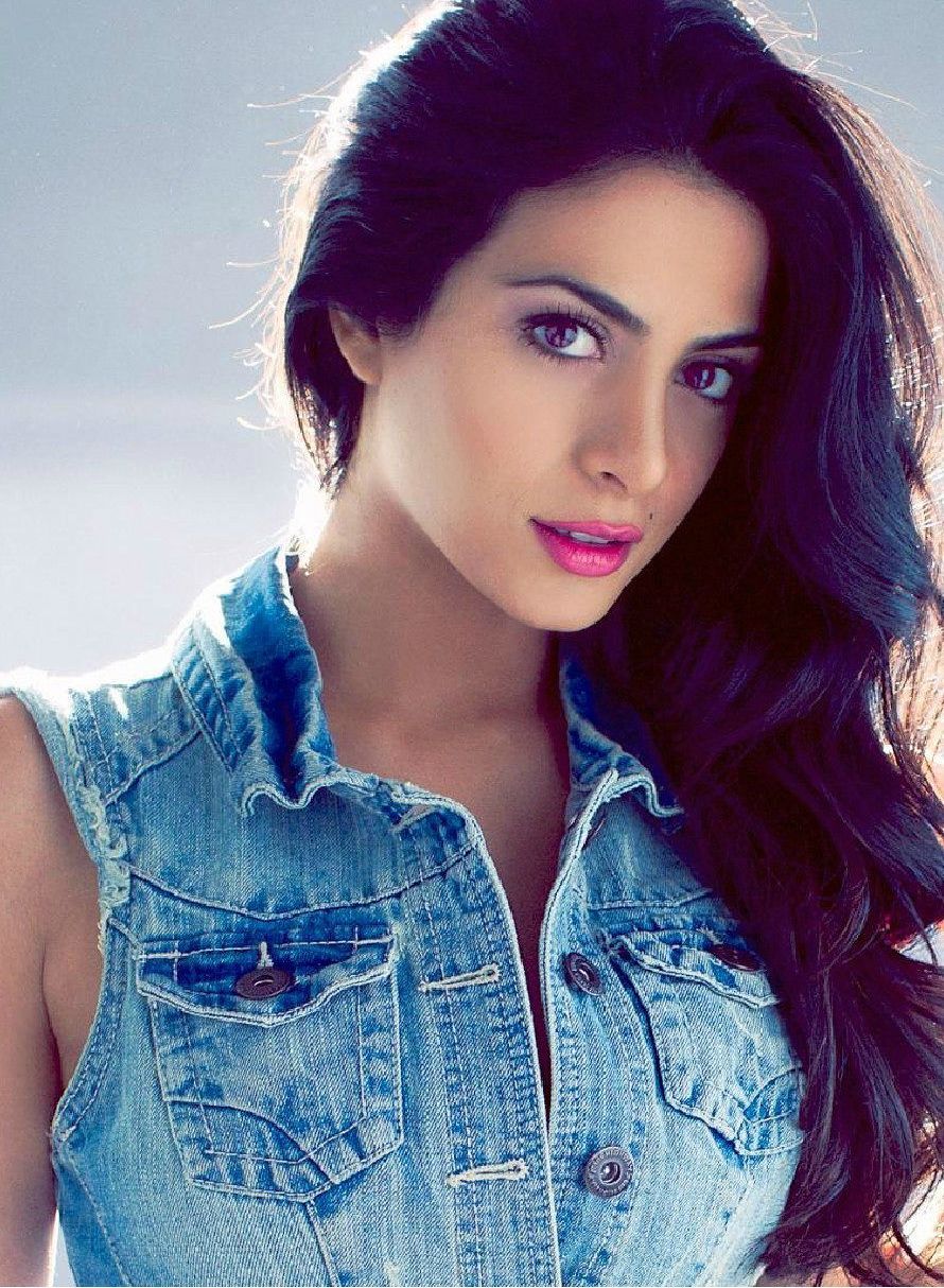 Emeraude Toubia Wallpapers