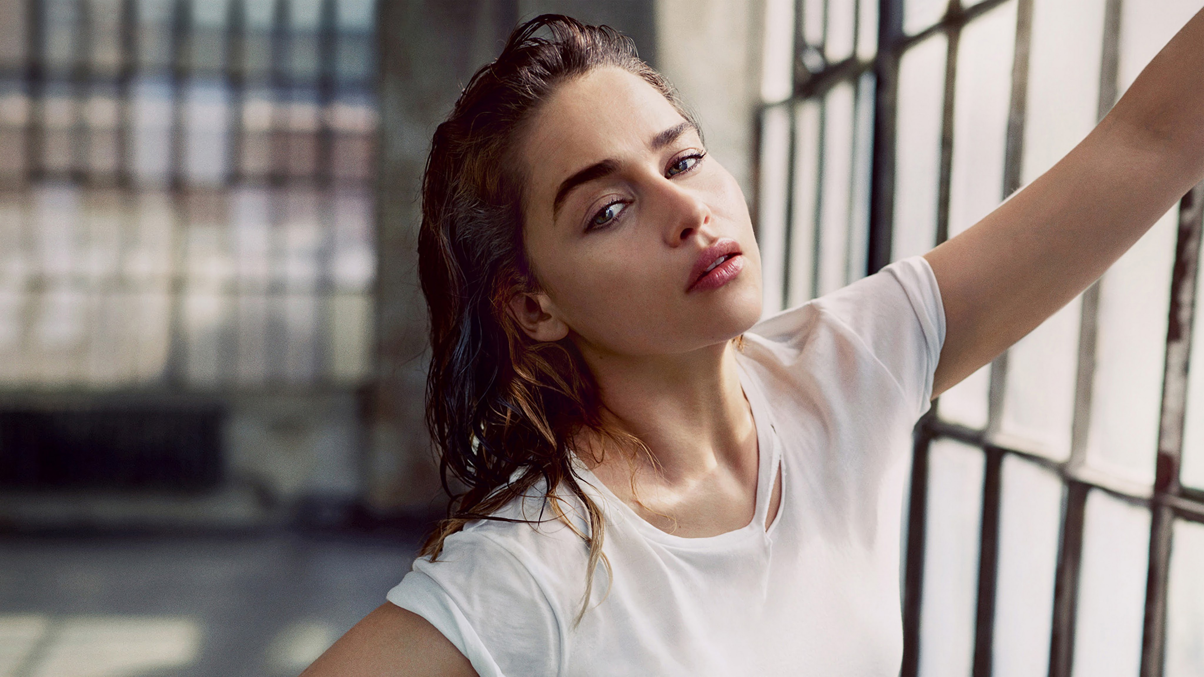 Emilia Clarke Brunette Look Wallpapers