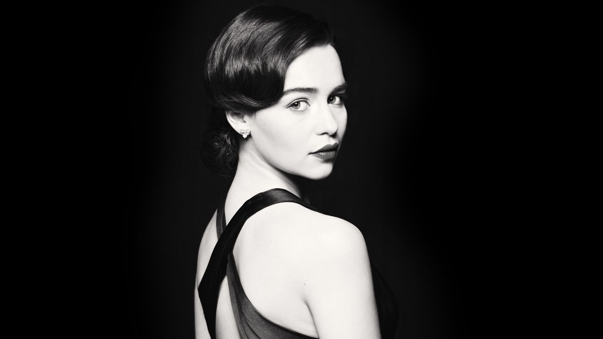 Emilia Clarke Brunette Look Wallpapers