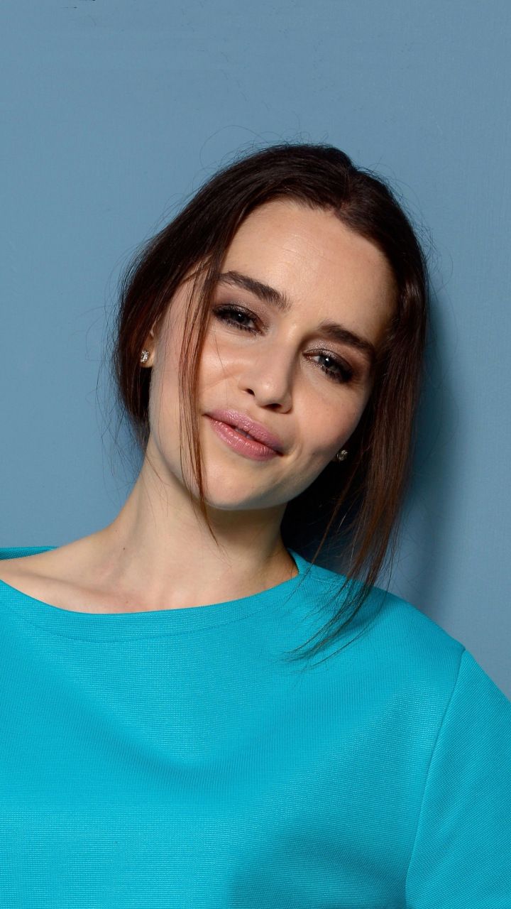 Emilia Clarke Cute Face Portrait 2018 Wallpapers