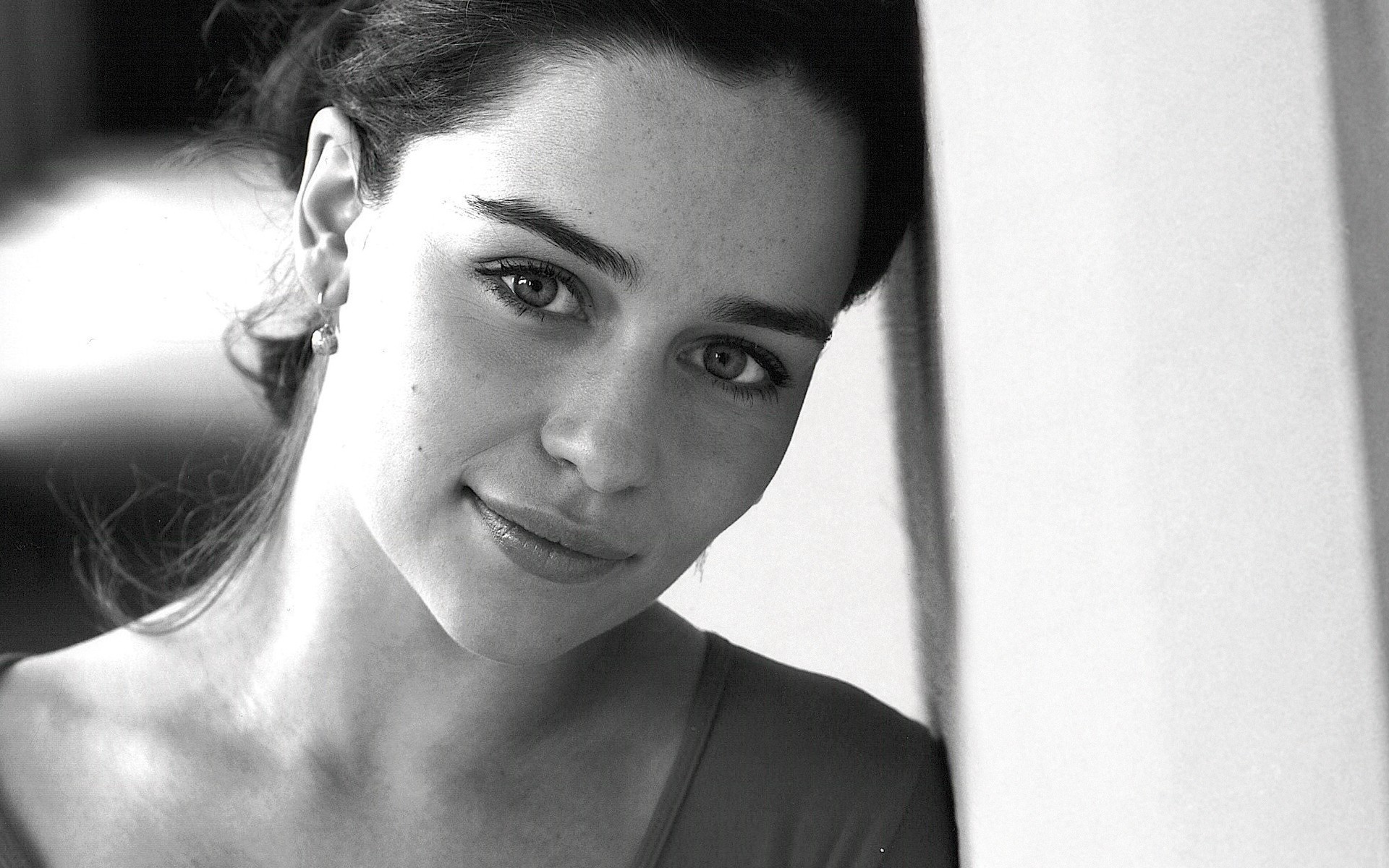 Emilia Clarke Latest Wallpapers