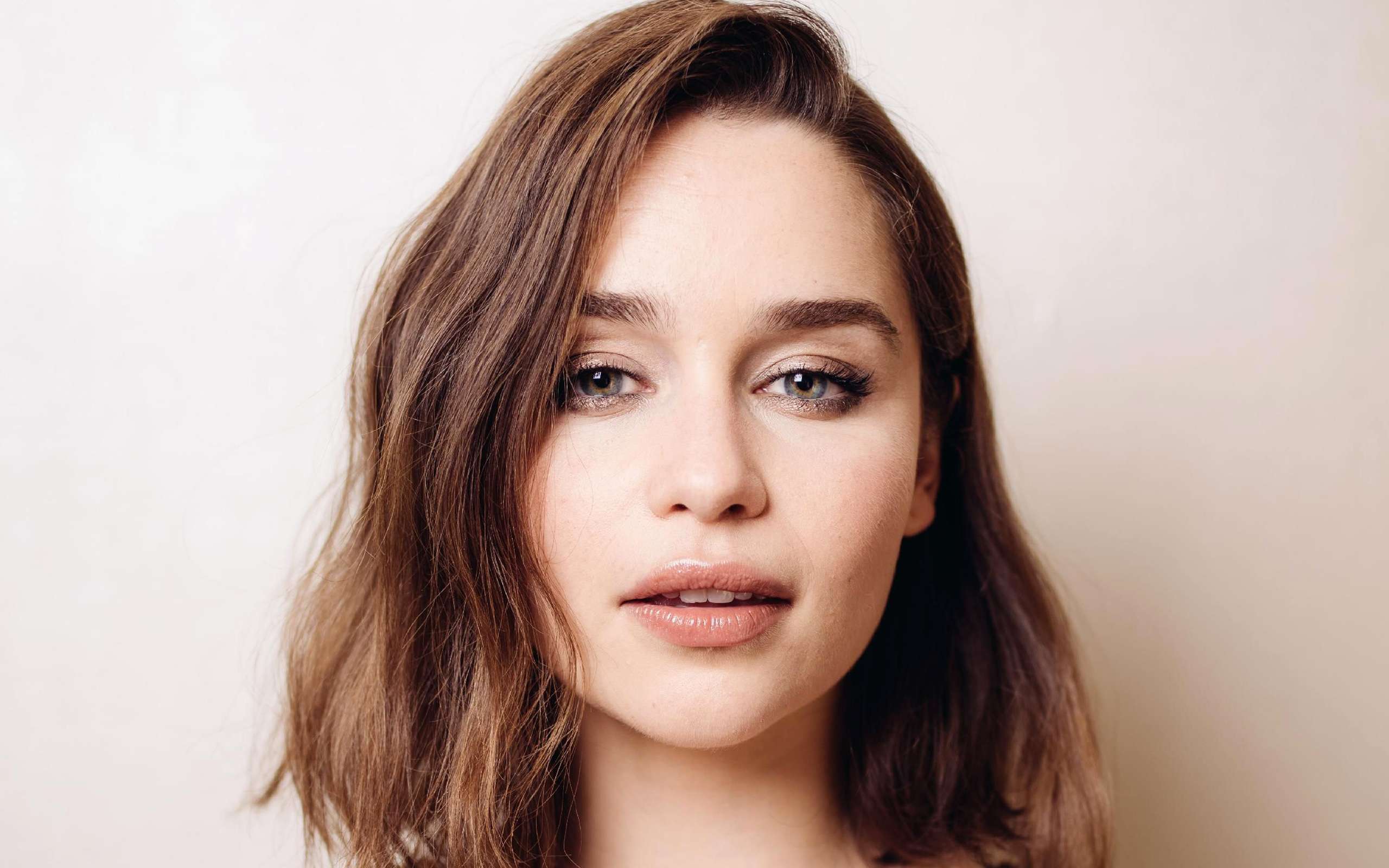 Emilia Clarke Latest Wallpapers