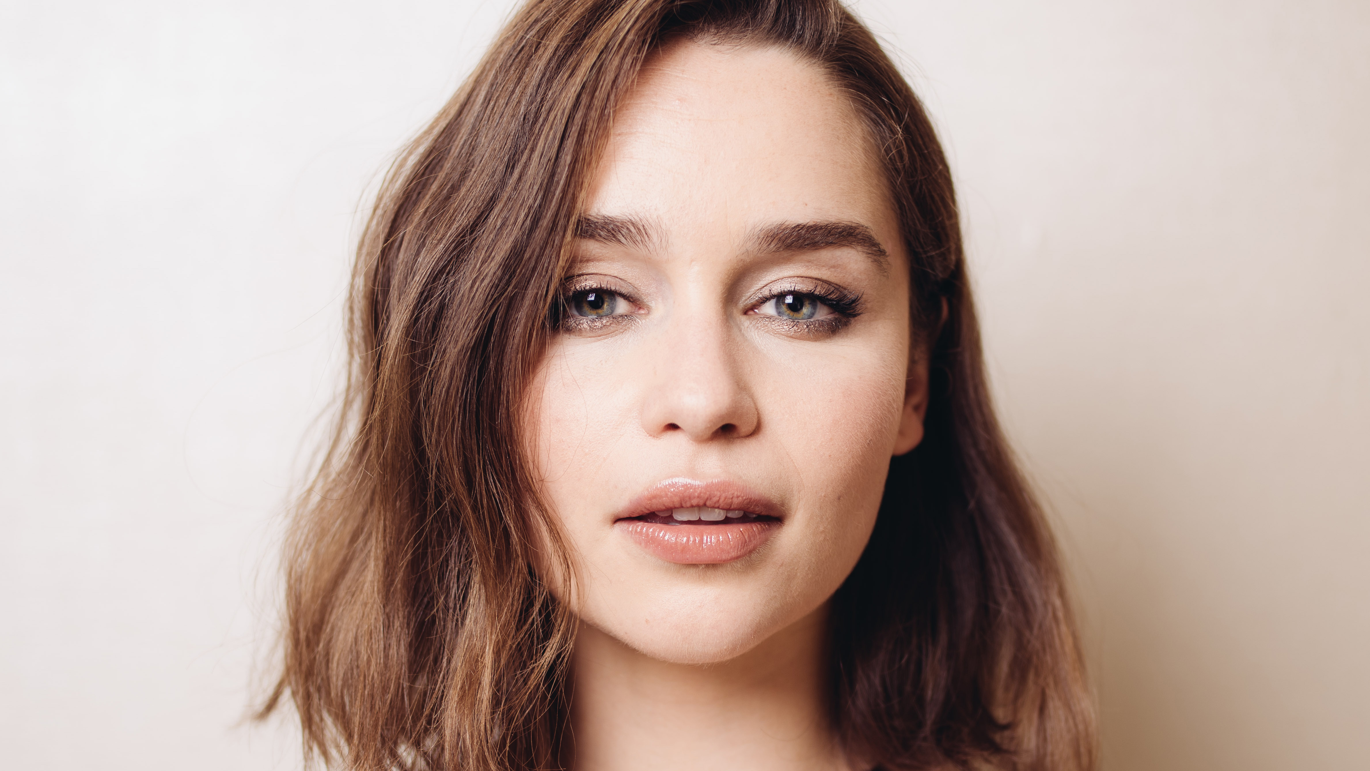 Emilia Clarke People Magazine 2018 Wallpapers