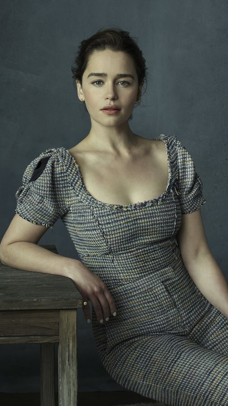 Emilia Clarke Vs Wallpapers