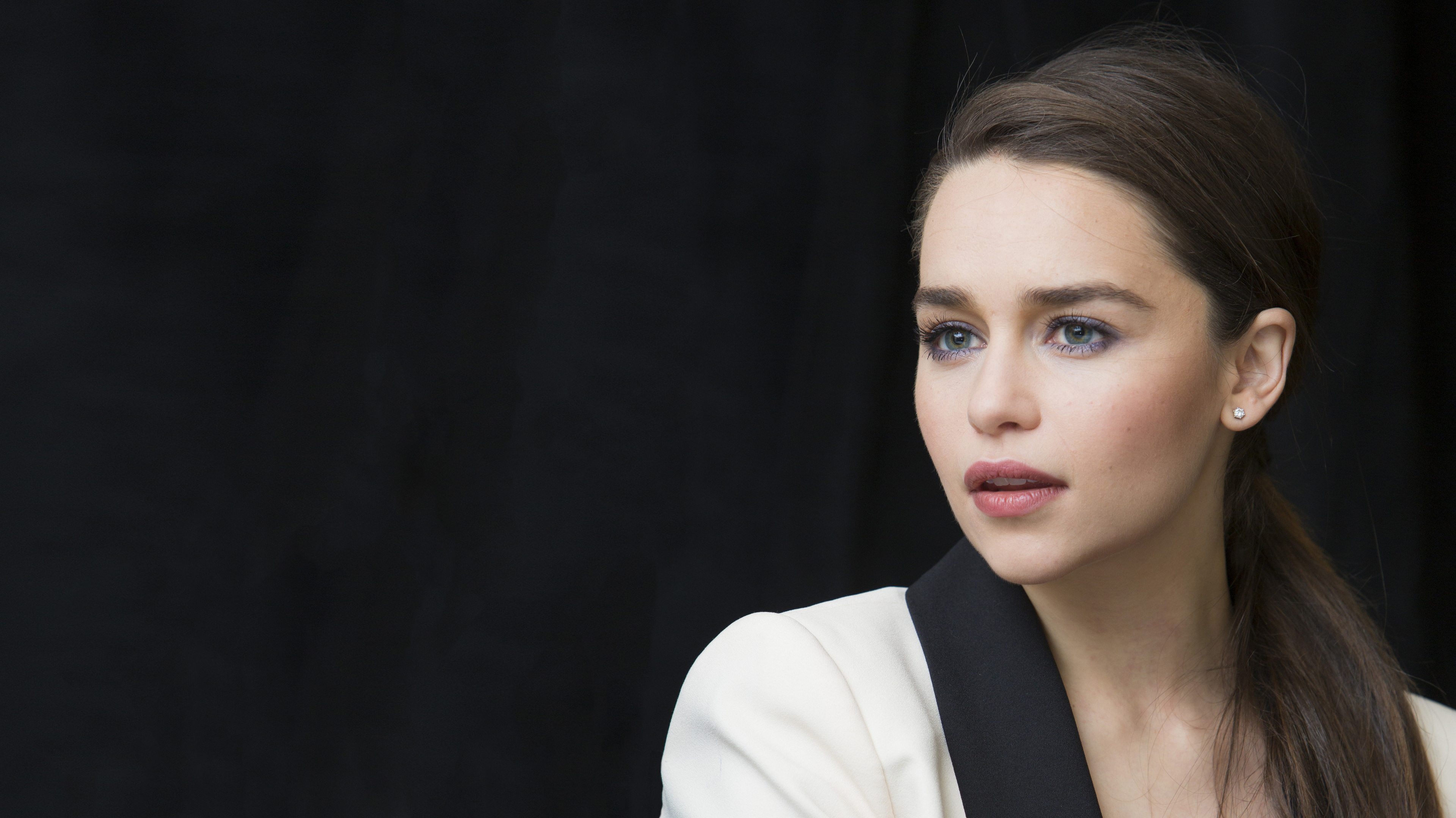 Emilia Clarke Wallpapers