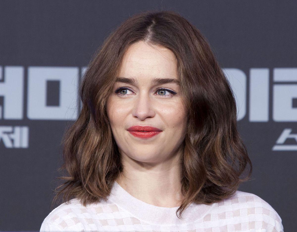 Emilia Clarke Wonderland 2019 Wallpapers