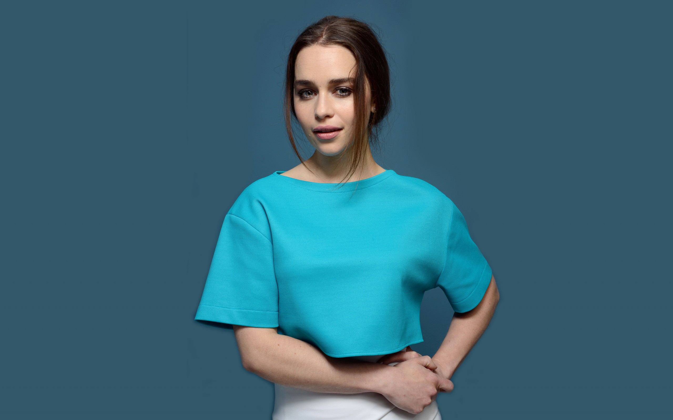 Emilia Clarke Wonderland 2019 Wallpapers