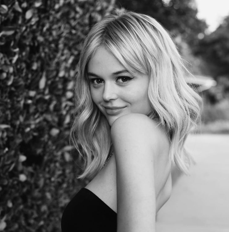 Emily Alyn Lind Beautiful Wallpapers