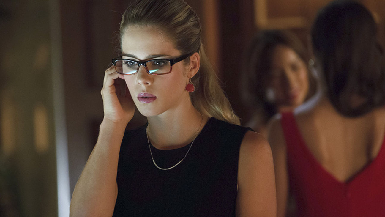 Emily Bett Rickards As Felicity Smoak Wallpapers