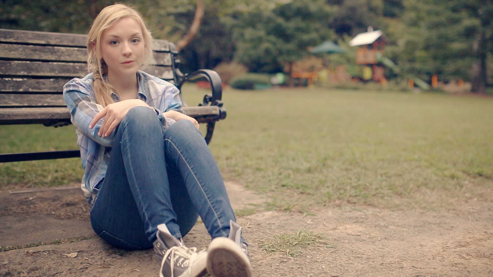 Emily Kinney Wallpapers