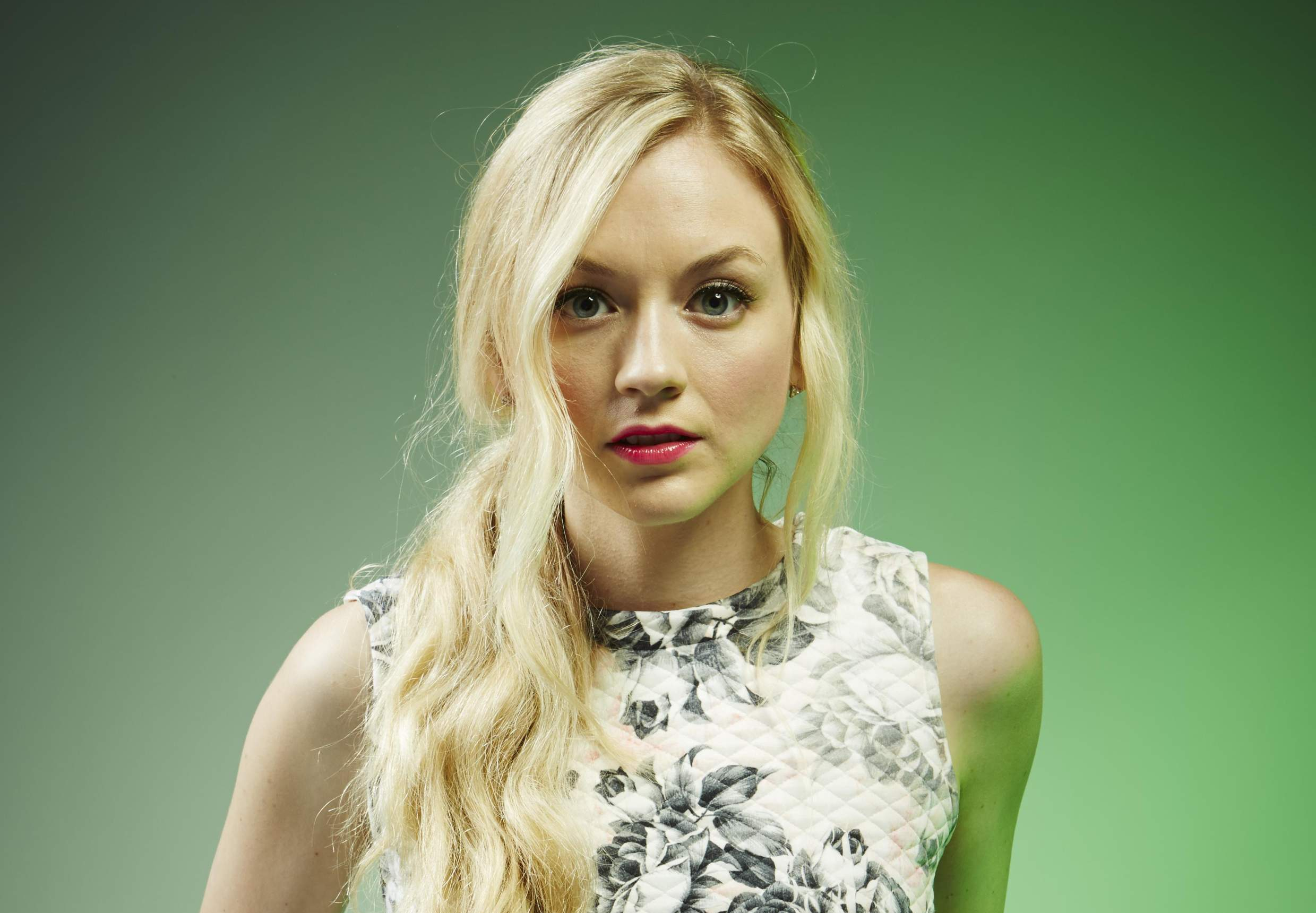 Emily Kinney Wallpapers