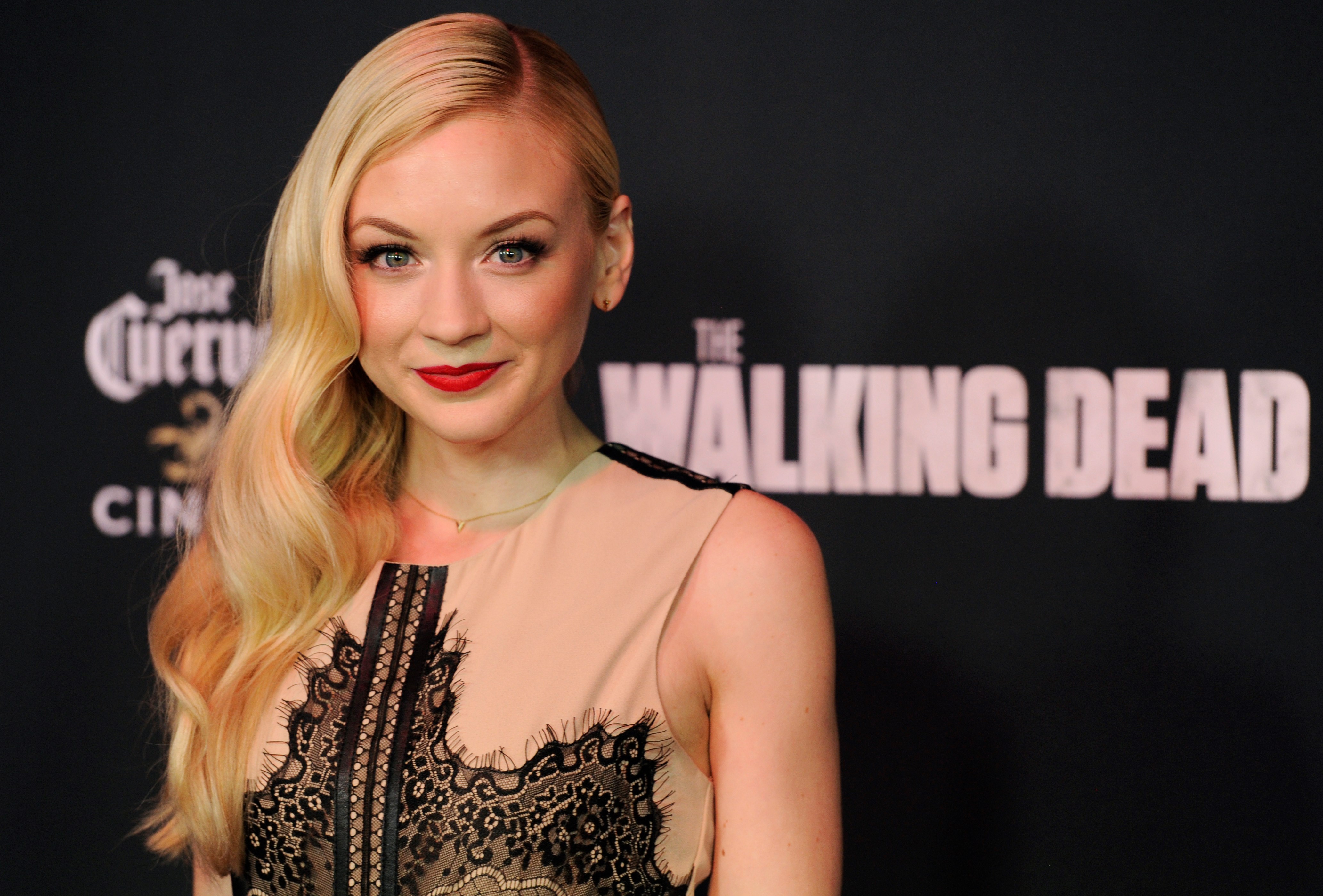 Emily Kinney Wallpapers