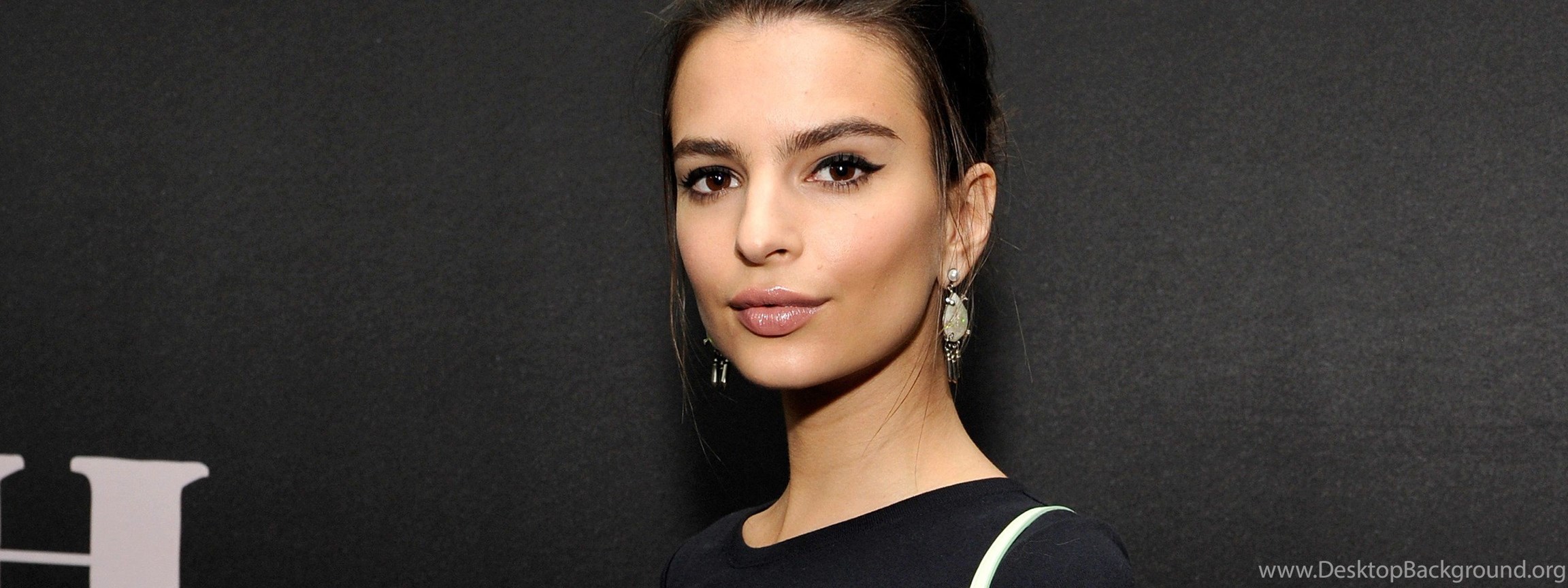 Emily Ratajkowski Latest Photoshoot Wallpapers