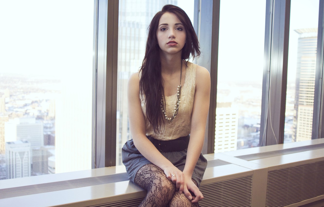 Emily Rudd Wallpapers