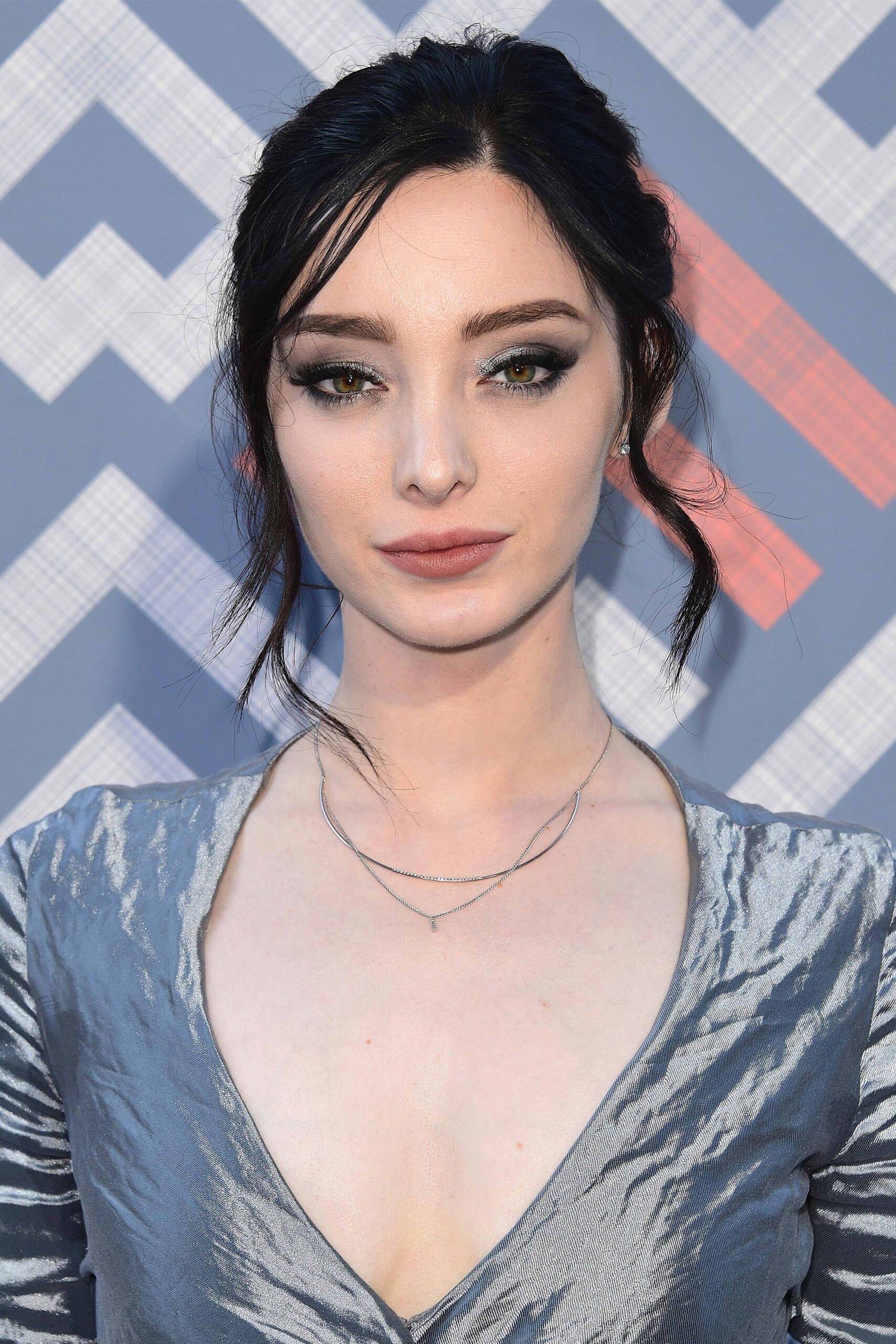 Emma Dumont 2019 Wallpapers